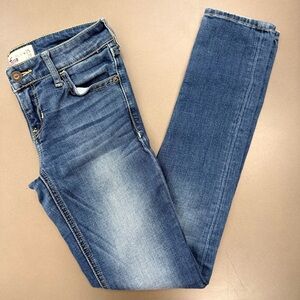 Hollister Women's Classic Blue Skinny Jeans - Size 1S W25 / L29